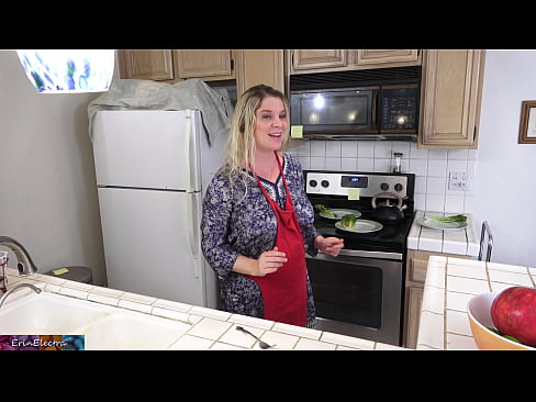 ❤️ Stepmom milking him in the kitchen before his date. ❌ Porn video at en-gb.space-assistant.ru ❌